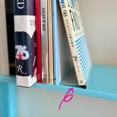 本立ての新しいカタチ / 9° BOOK STOPPER