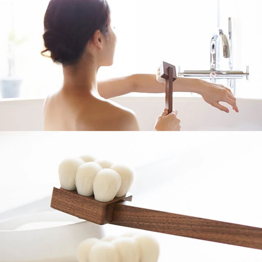 羽毛のようなさわり心地で、ふんわりと洗い上げる / SUVÉ Body brush