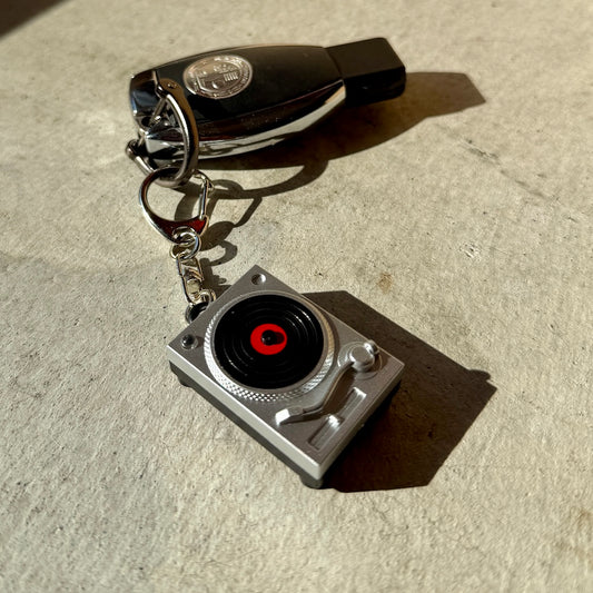 スクラッチしてくるキーホルダー