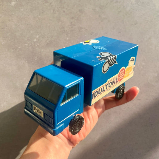 “開けたくなる”が詰まった、トラック型工具セット