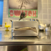 飾らない存在感、ペーパータオルケース