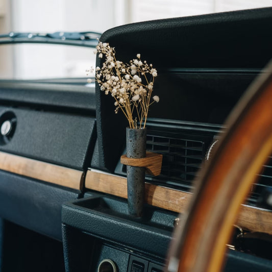 CAR FLOWER VASE / HIGHWAY
