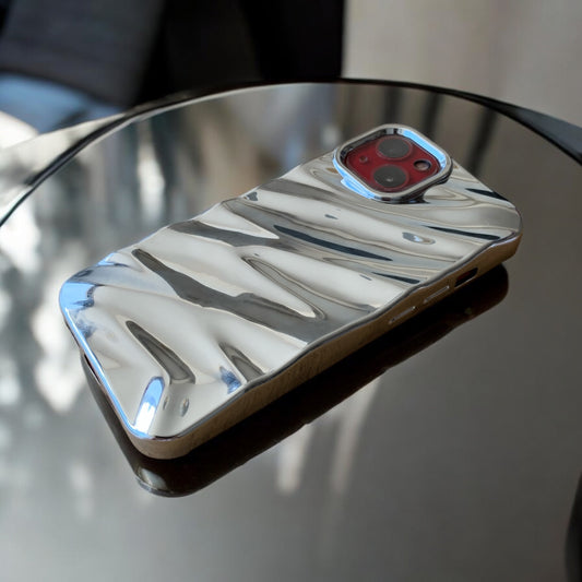 シリコン製のメタリックiPhoneケース