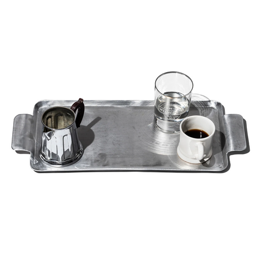 工業用パーツみたいなサービングトレー