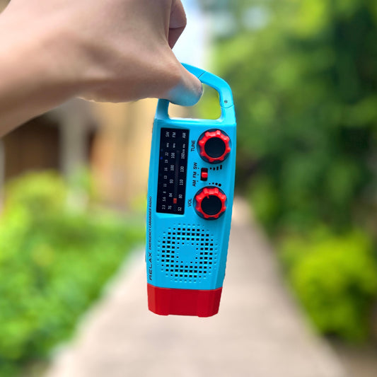 カラーリング最高!カラビナ付き多機能ラジオ