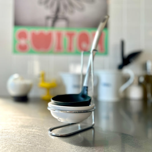 使うたびに満足度が更新されるお玉スタンド