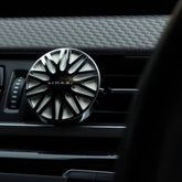 ムードを纏うカーフレグランス / LINARI