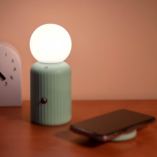 キュートなワイヤレスランプ(ワイヤレス充電器付き)