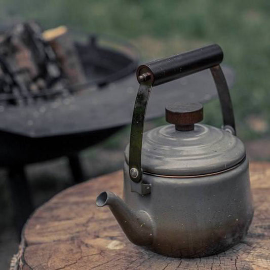 使い込むほどにカッコよくなるEnamel Teapot