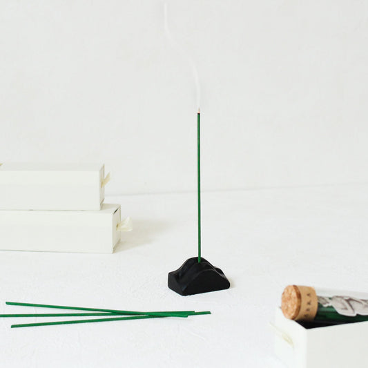 唇のお香立て、お香 / ABRACADABRA TONAERU -唱える-