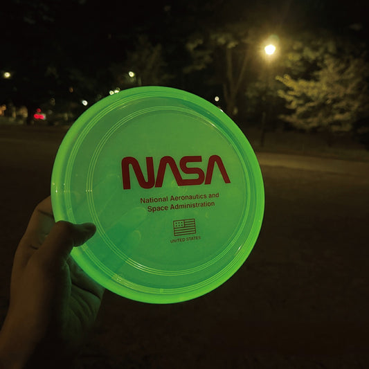 蓄光 × NASA。ずるいフリスビー。