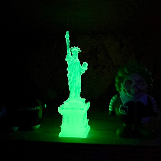 光る自由の女神（蓄光）