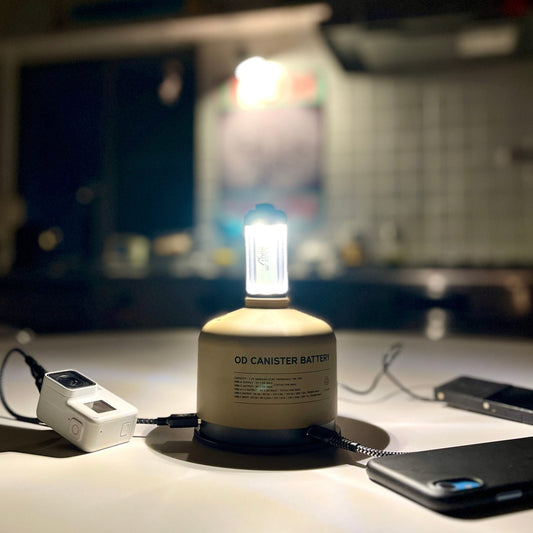 OD缶みたいなモバイルバッテリーと、ミニLEDランタン
