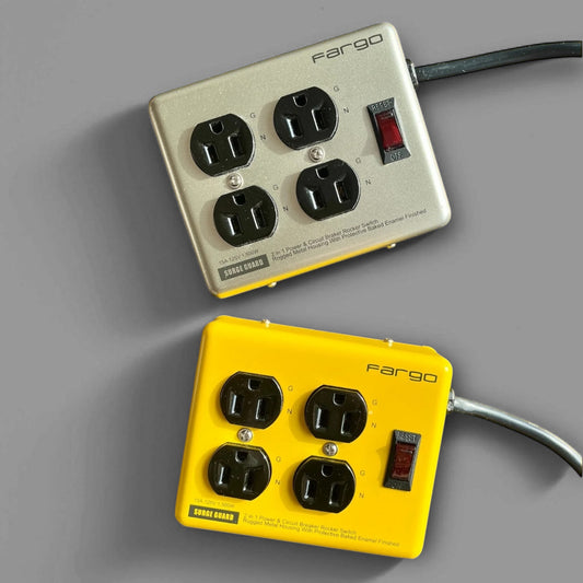 ビビッドな電源タップ