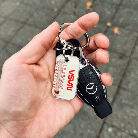 蓄光 × NASA。ずるいキーホルダー。