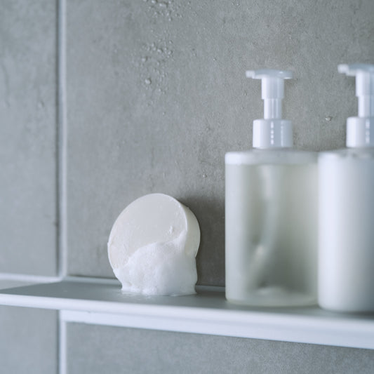 人と同じ塩分濃度の泡で洗える洗顔石鹸 / equals Balancing Face Soap