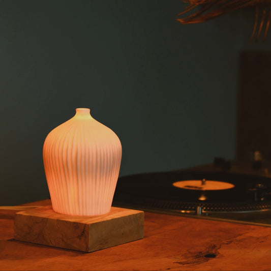 光を透かす、フォルム美ランプ / TORCH