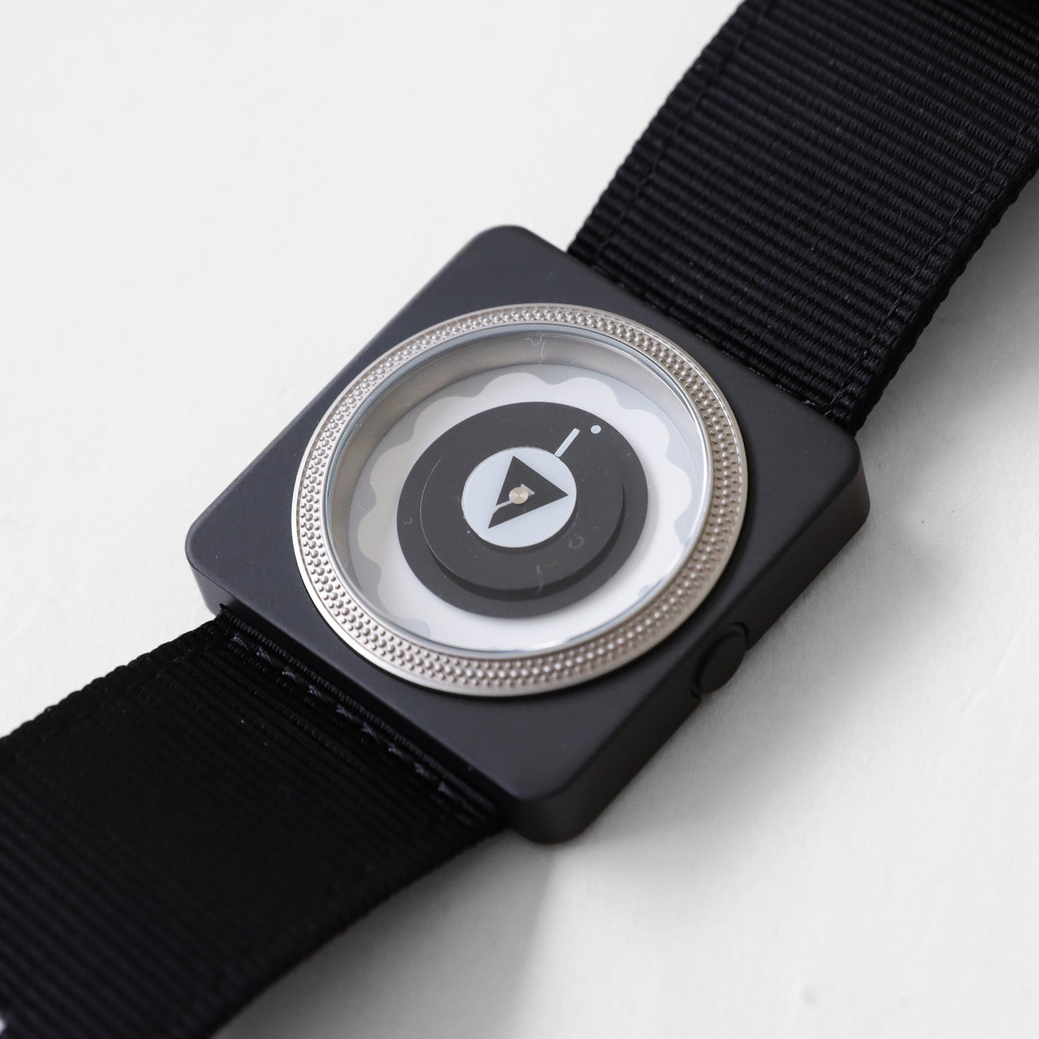 ターンテーブル型腕時計 TYMETABLE – HATCH