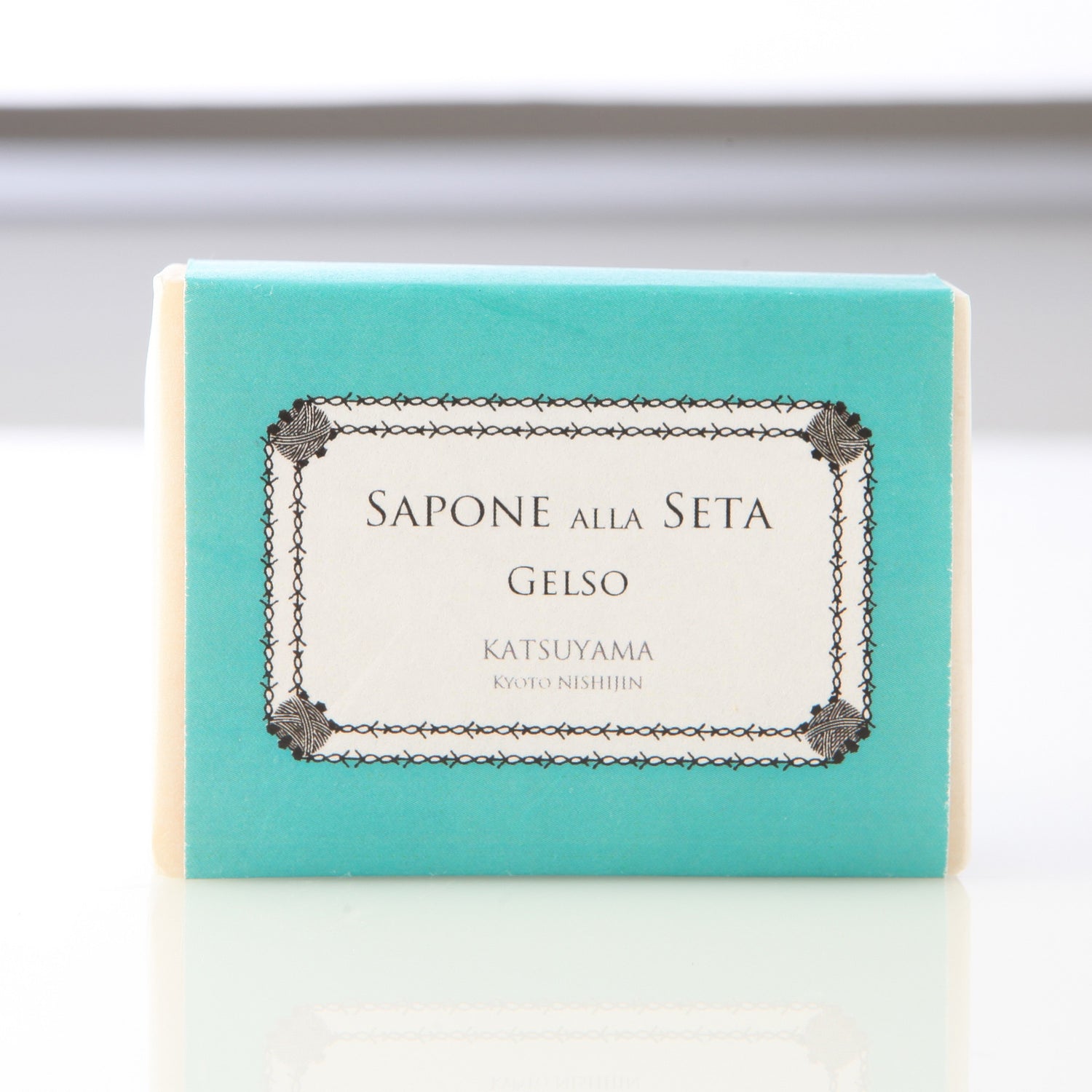 100%天然シルクの極上手作り洗顔石鹸 SAPONE ALLA SETA – HATCH